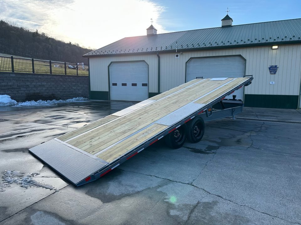 New Diamond C 24' Deckover Tilt (DET208)