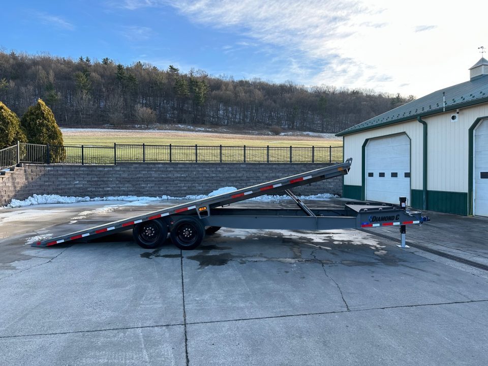 New Diamond C 24' Deckover Tilt (DET208)