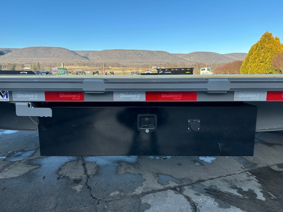New Diamond C 24' Deckover Tilt (DET208)