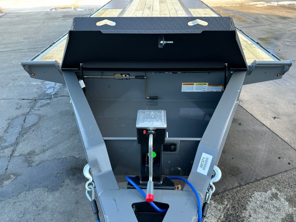 New Diamond C 24' Deckover Tilt (DET208)