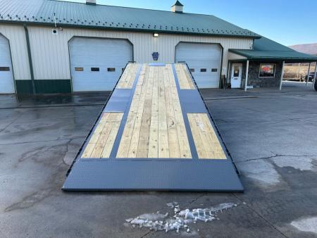New Diamond C 24' Deckover Tilt (DET208)