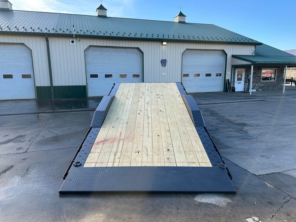 New Diamond C 22' Full Width Hydraulic Dampening Tilt (HXD 207)