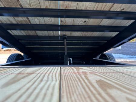 New Diamond C 22' Full Width Hydraulic Dampening Tilt (HXD 207)