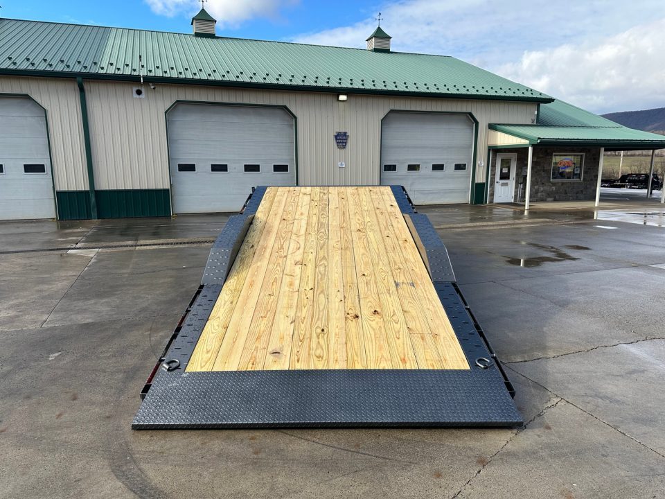 New Diamond C 24' Hydraulic Dampened Tilt (HXD)