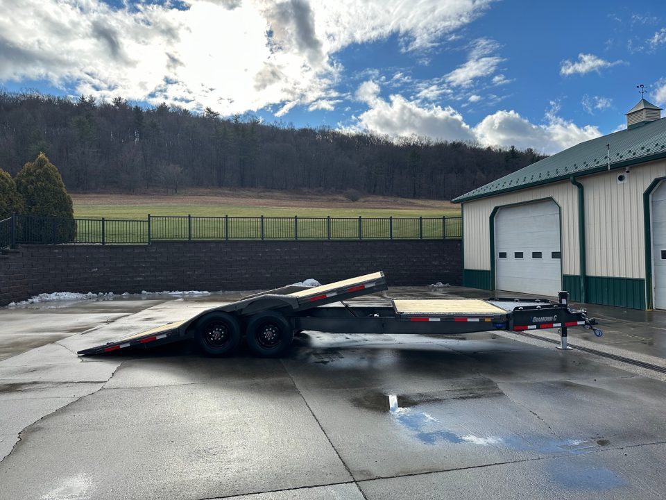 New Diamond C 24' Hydraulic Dampened Tilt (HXD)