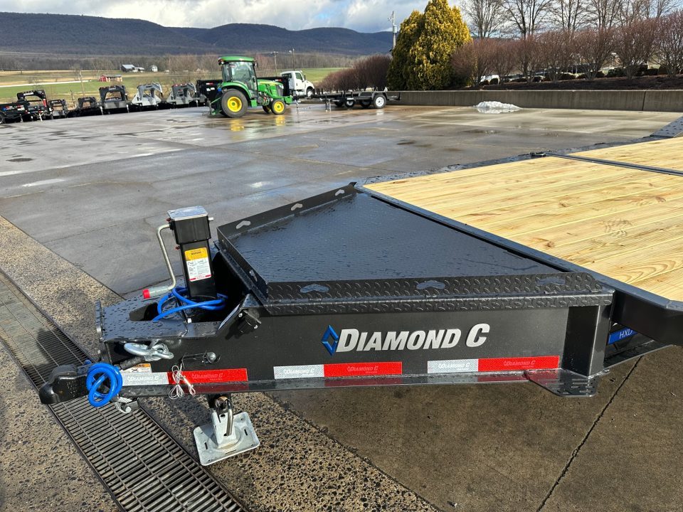 New Diamond C 24' Hydraulic Dampened Tilt (HXD)