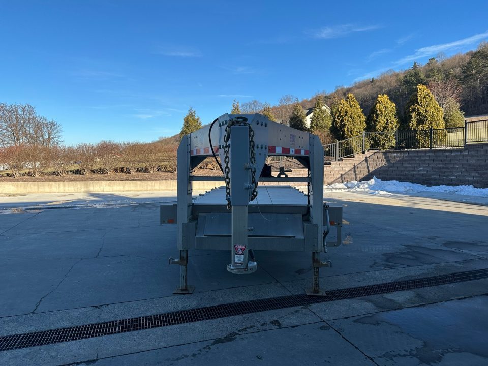 Used 2019 EBY Trailers GN16K Gooseneck w/Max Ramps & Winch