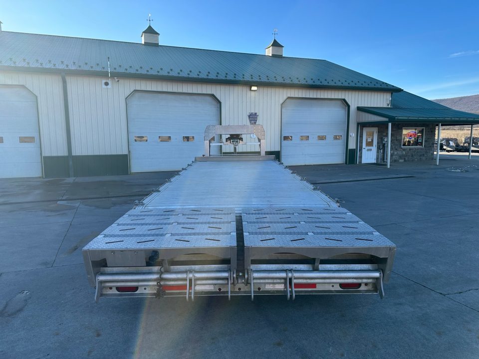Used 2019 EBY Trailers GN16K Gooseneck w/Max Ramps & Winch