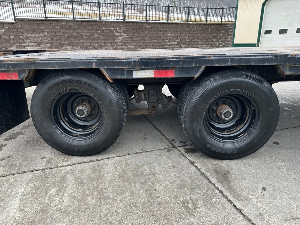 Used 2023 PJ Trailers LD Flatbed Trailer