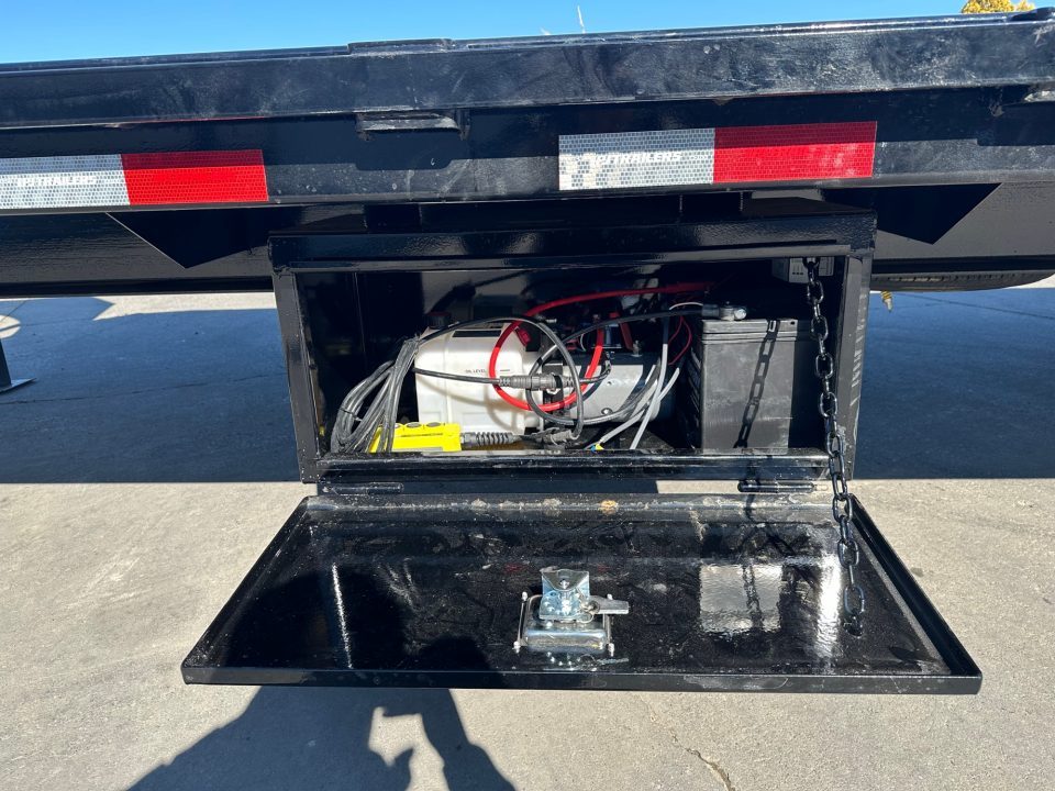 New PJ 32' Voyager Hydraulic Dovetail Gooseneck (LY)