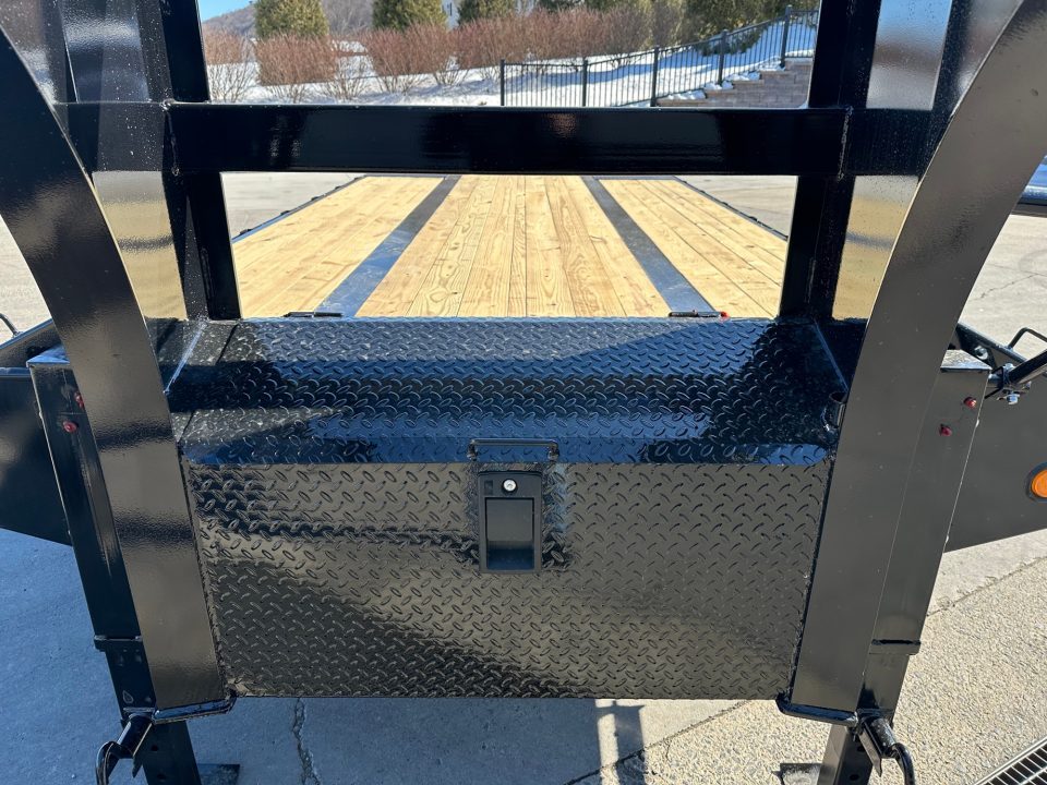 New PJ 32' Voyager Hydraulic Dovetail Gooseneck (LY)