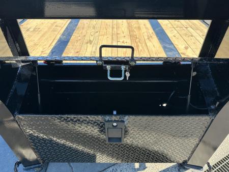 New PJ 32' Voyager Hydraulic Dovetail Gooseneck (LY)