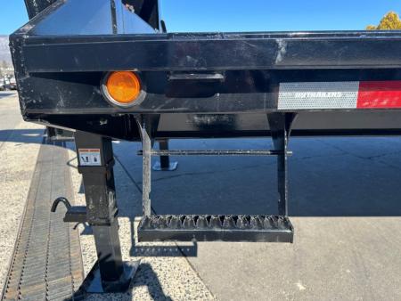 New PJ 32' Voyager Hydraulic Dovetail Gooseneck (LY)