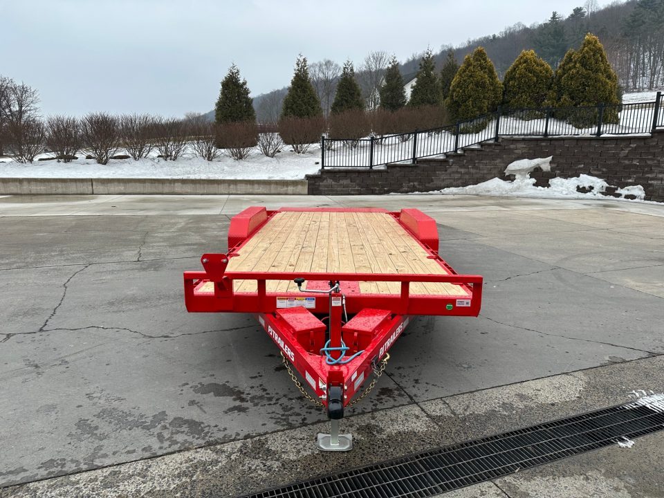 New PJ Trailers 20' Hydraulic Quick Tilt 20'