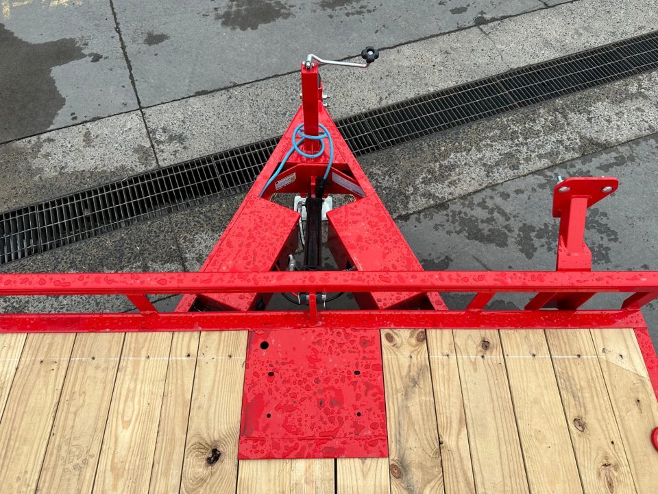 New PJ Trailers 20' Hydraulic Quick Tilt 20'