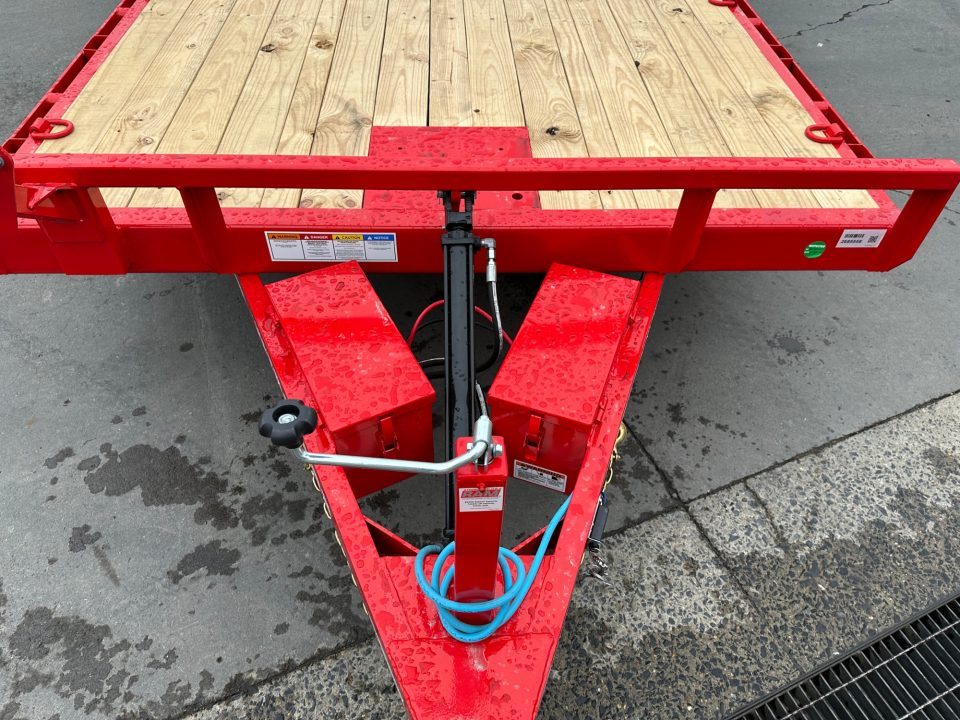 New PJ Trailers 20' Hydraulic Quick Tilt 20'