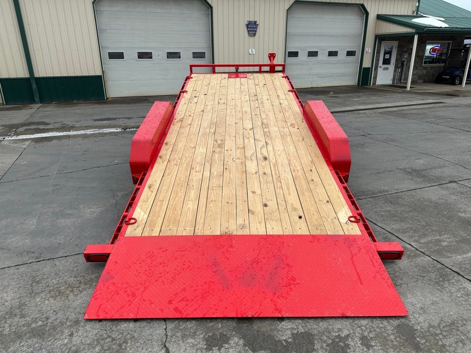 New PJ Trailers 20' Hydraulic Quick Tilt 20'