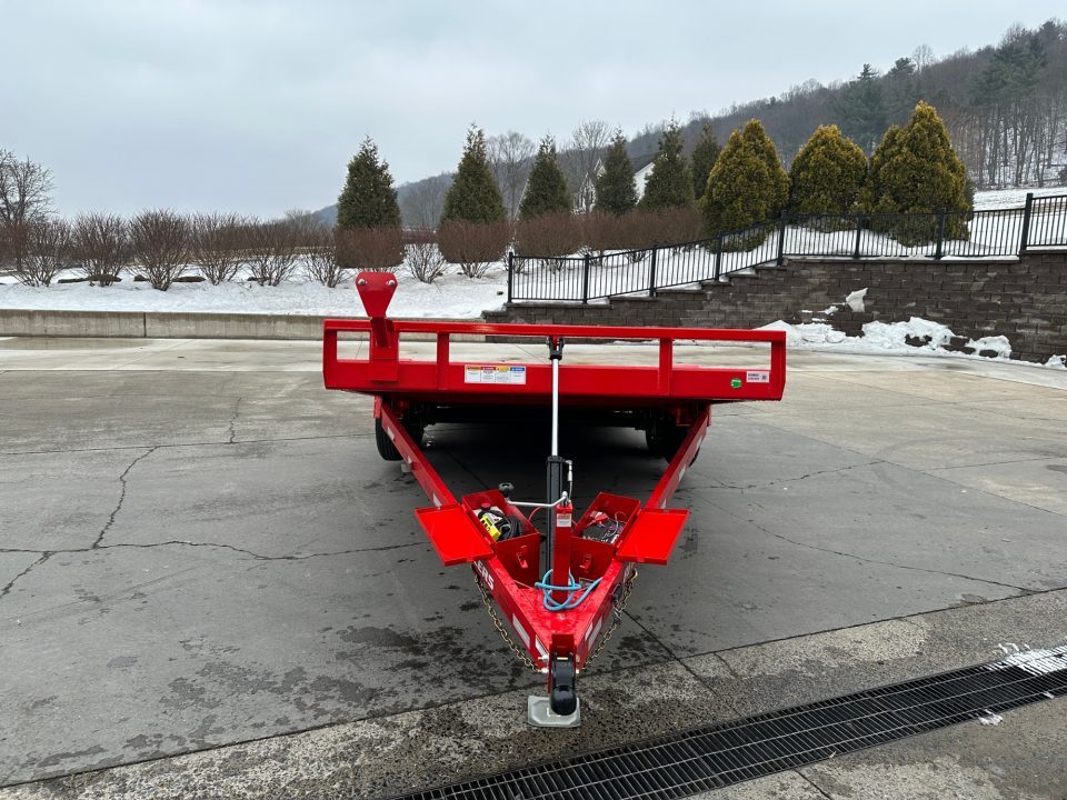 New PJ Trailers 20' Hydraulic Quick Tilt 20'