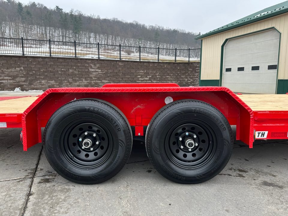 New PJ Trailers 20' Hydraulic Quick Tilt 20'