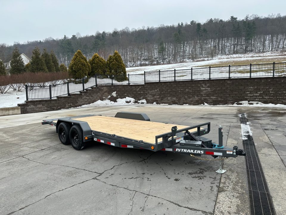 New PJ Trailers 20' Hydraulic Quick Tilt (TH)