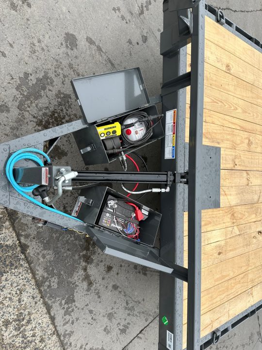 New PJ Trailers 20' Hydraulic Quick Tilt (TH)