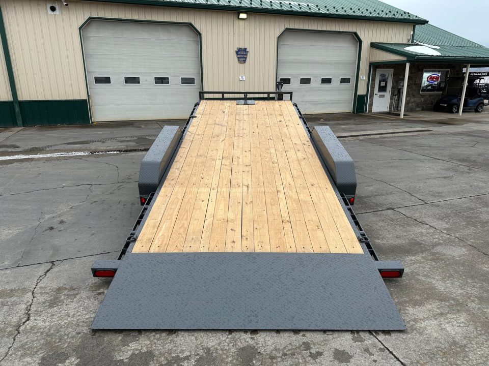 New PJ Trailers 20' Hydraulic Quick Tilt (TH)