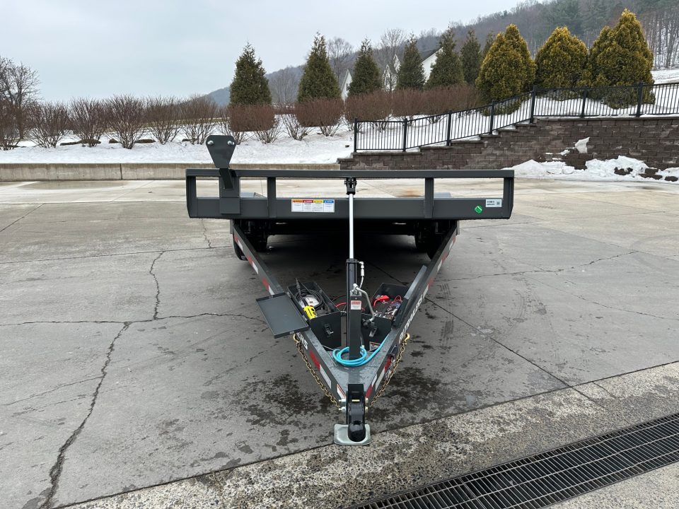 New PJ Trailers 20' Hydraulic Quick Tilt (TH)