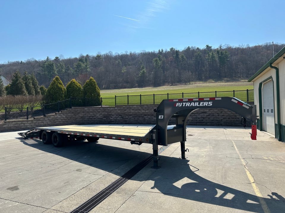 New PJ 32' Low-Pro Flatdeck With Duals (LD) - Monster Ramps