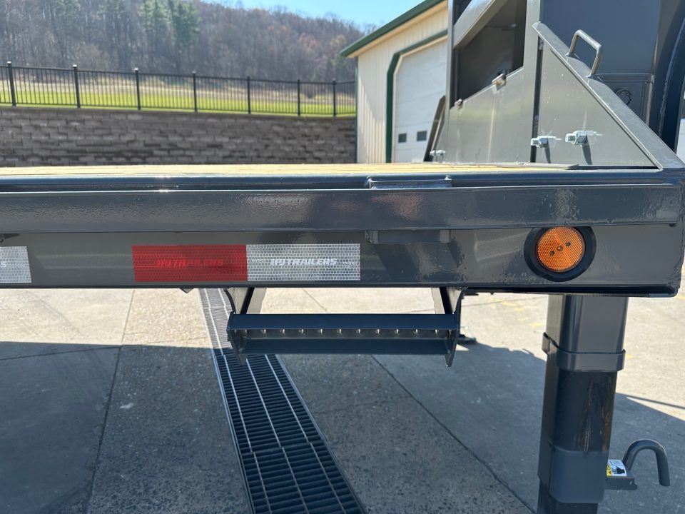 New PJ 32' Low-Pro Flatdeck With Duals (LD) - Monster Ramps