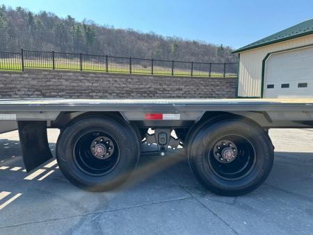 New PJ 32' Low-Pro Flatdeck With Duals (LD) - Monster Ramps