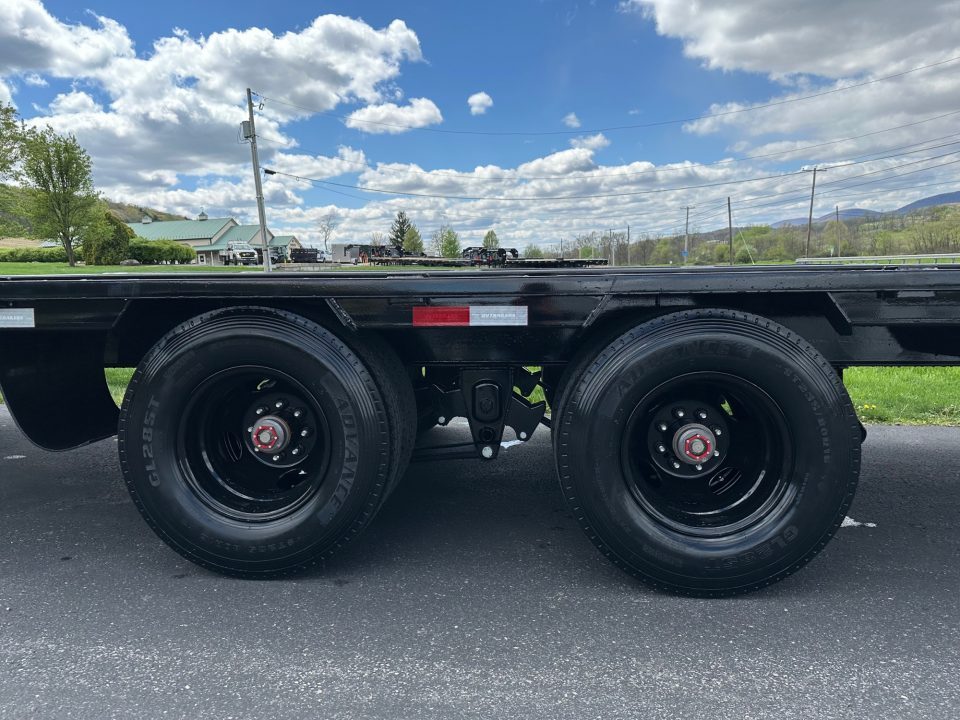 New PJ 40' Low-Pro Flatdeck With Duals (LD) - Monster Ramps