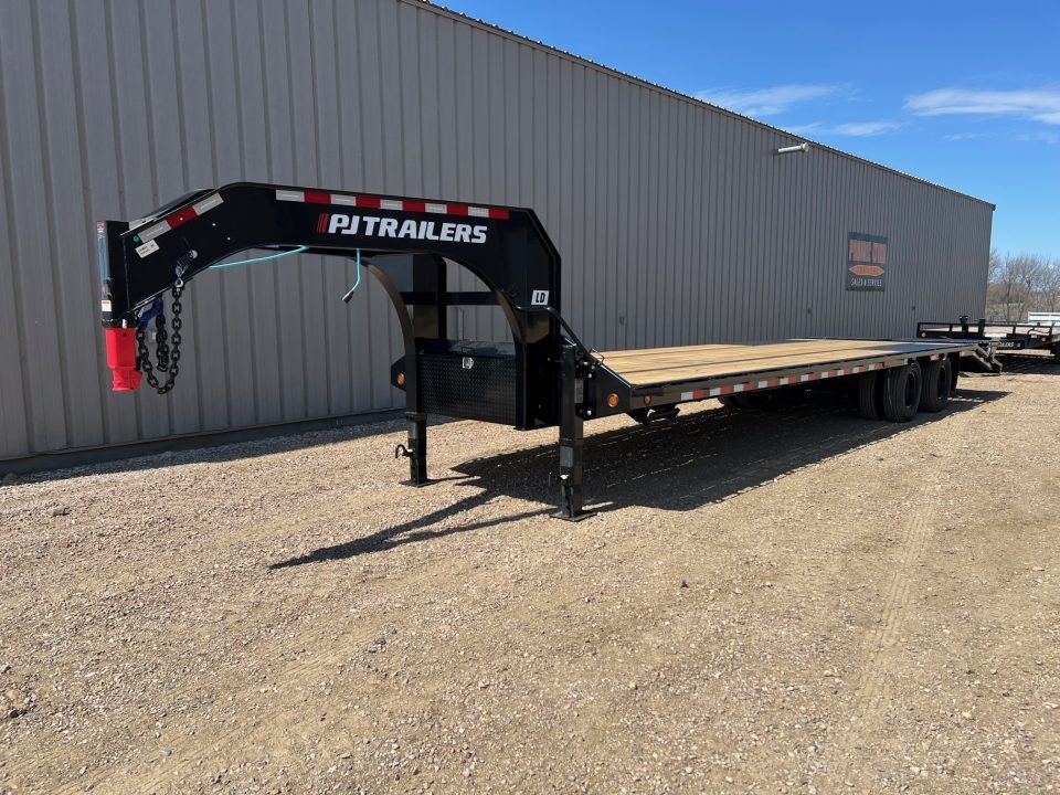 New 2026 PJ Trailers 32 Low Profile LD Tandem Dual Gooseneck Trailer