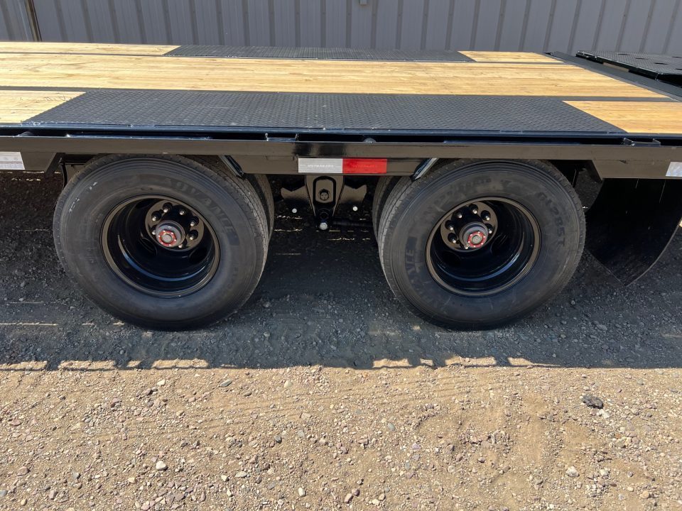 New 2026 PJ Trailers 32 Low Profile LD Tandem Dual Gooseneck Trailer