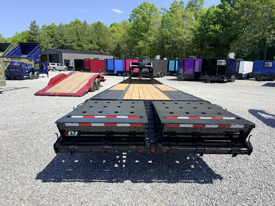 New 2026 PJ Trailers 102X26 GOOSENECK 25K GVWR (MEGA RAMPS) Flatbed Trailer
