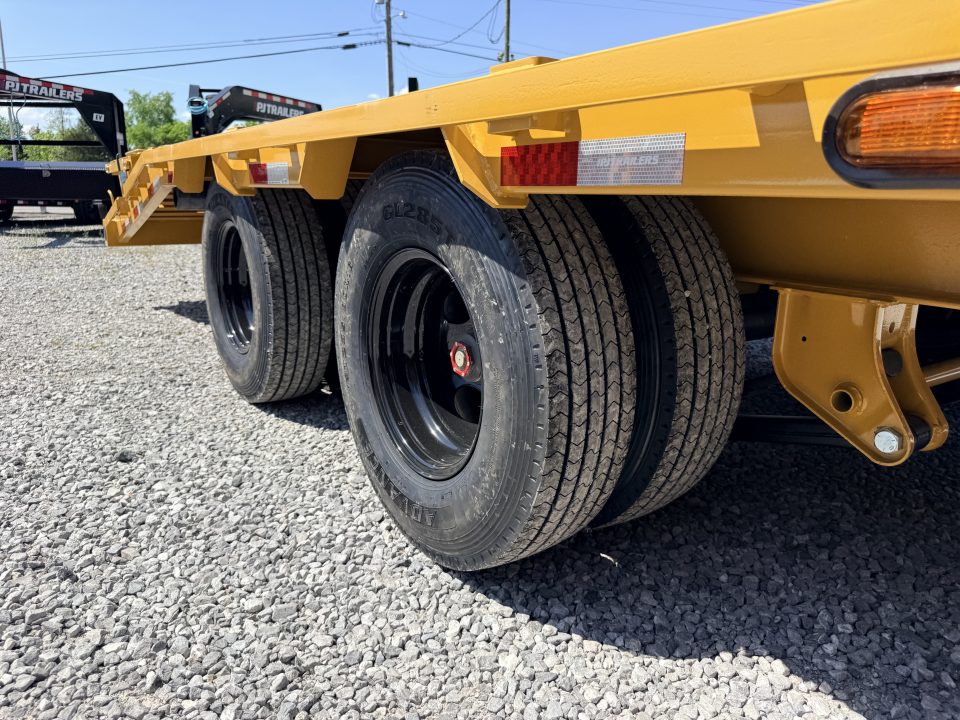 New 2026 PJ Trailers 102X26 GOOSENECK 25K GVWR (MEGA RAMPS) Flatbed Trailer