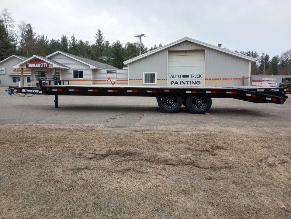 New 2026 PJ TRAILERS 102" x 24' F8 Deckover Trailer