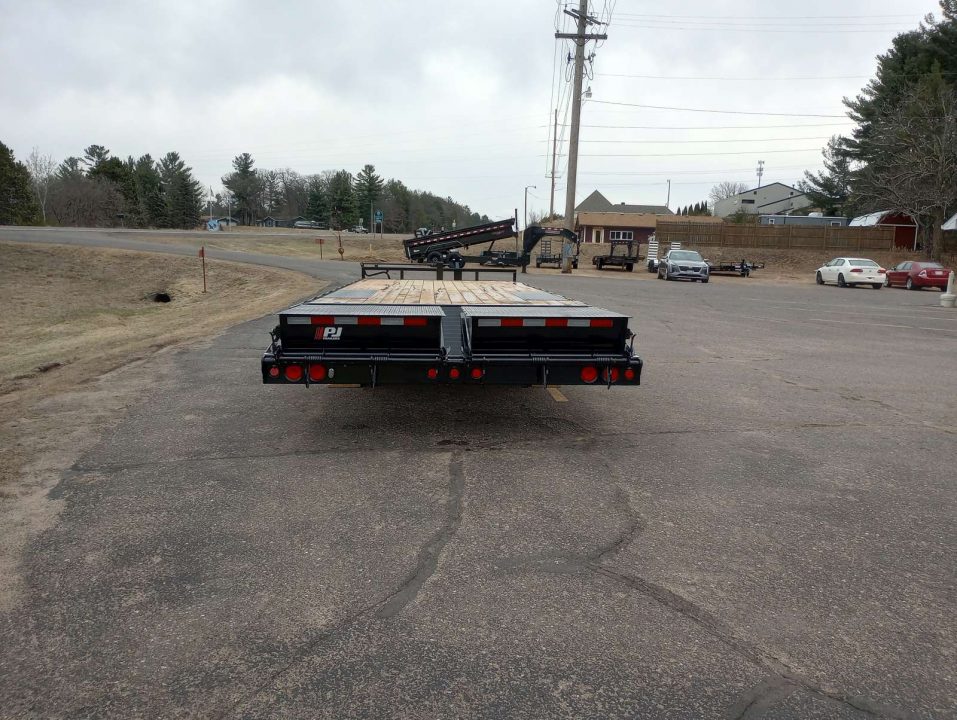 New 2026 PJ TRAILERS 102" x 24' F8 Deckover Trailer