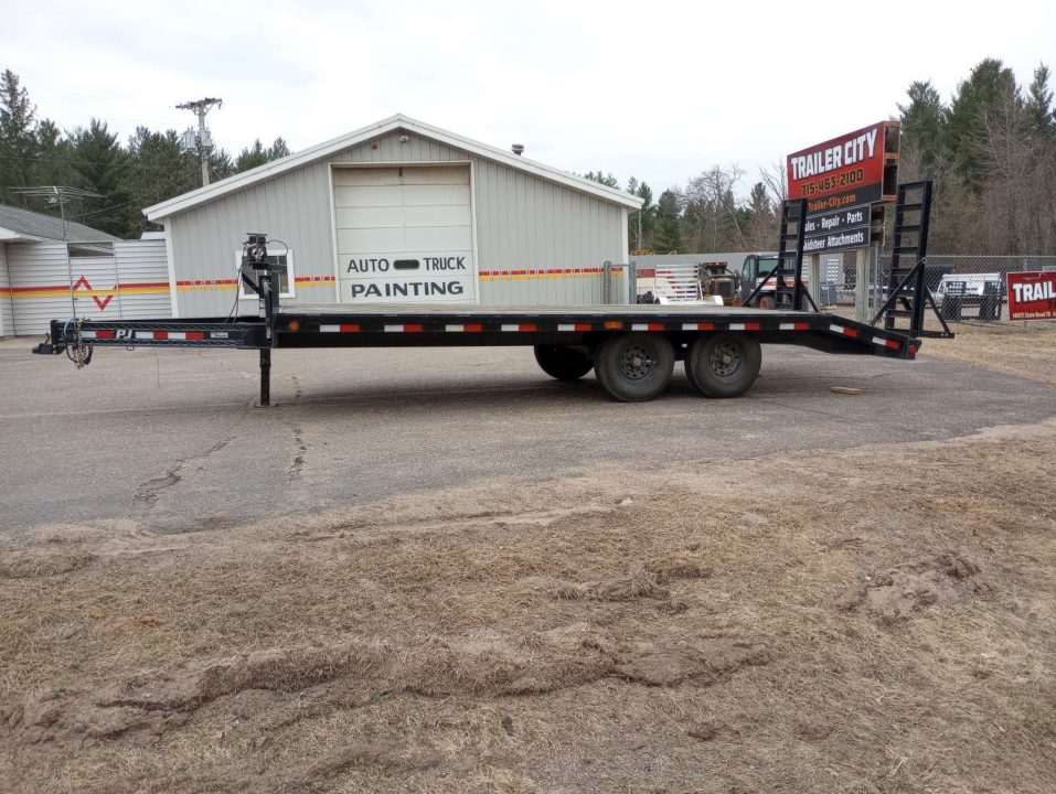 Consignment 2021 PJ Trailers 102" x 20' F8 Deckover Trailer