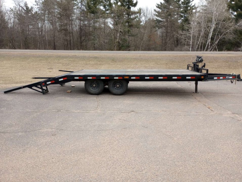 Consignment 2021 PJ Trailers 102" x 20' F8 Deckover Trailer