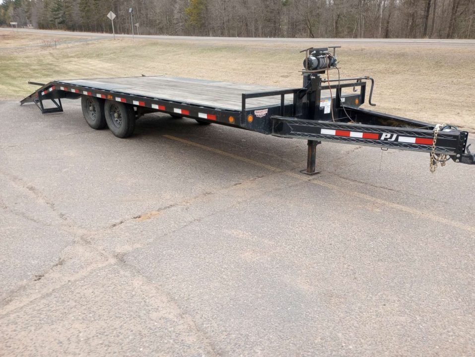Consignment 2021 PJ Trailers 102" x 20' F8 Deckover Trailer