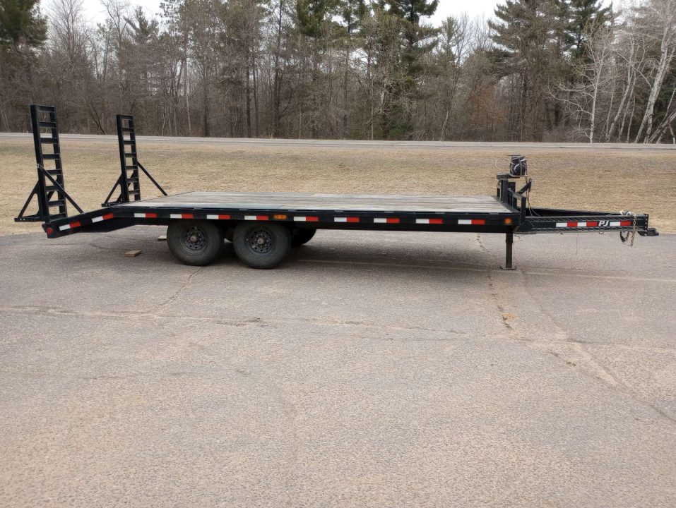 Consignment 2021 PJ Trailers 102" x 20' F8 Deckover Trailer