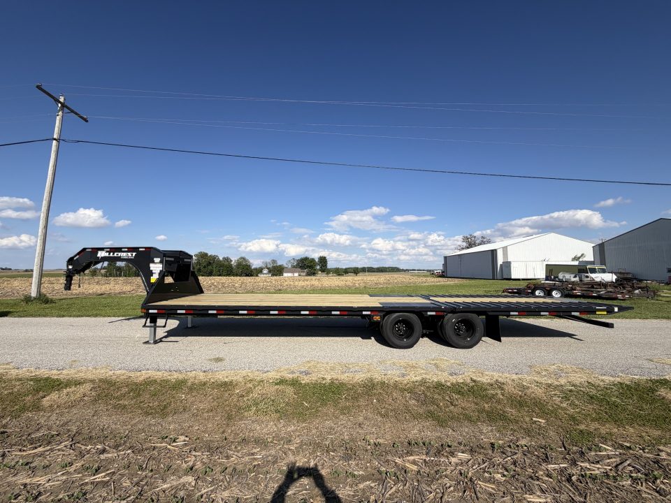 New 2026 Hillcrest Trailers 102"x32' (20'+12) 25.9K Hydraulic Dovetail Deckover Trailer