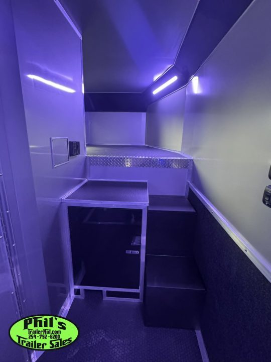 New 2026 Haulmark 8.5X44 GOOSENECK BATHROOM PACKAGE 2 ELECTRIC AWNINGS & AIRLINES! Car / Racing Trailer