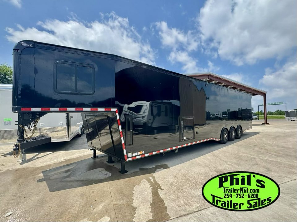 New 2026 Haulmark 8.5X44 GOOSENECK BATHROOM PACKAGE 2 ELECTRIC AWNINGS & AIRLINES! Car / Racing Trailer