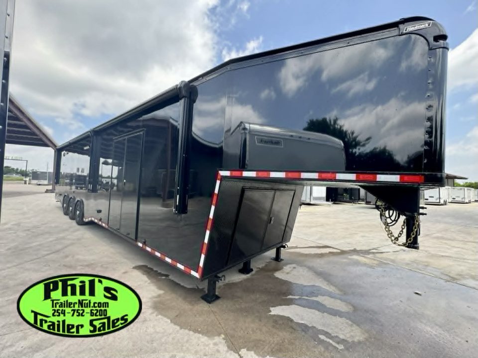 New 2026 Haulmark 8.5X44 GOOSENECK BATHROOM PACKAGE 2 ELECTRIC AWNINGS & AIRLINES! Car / Racing Trailer