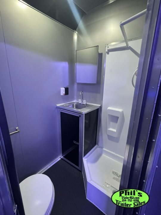 New 2026 Haulmark 8.5X44 GOOSENECK BATHROOM PACKAGE 2 ELECTRIC AWNINGS & AIRLINES! Car / Racing Trailer