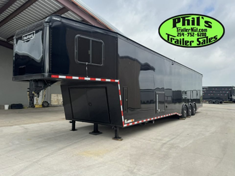 New 2026 Haulmark 8.5X44 GOOSENECK BATHROOM PACKAGE 2 ELECTRIC AWNINGS & AIRLINES! Car / Racing Trailer