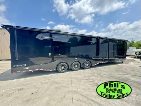 New 2026 Haulmark 8.5X44 GOOSENECK BATHROOM PACKAGE 2 ELECTRIC AWNINGS & AIRLINES! Car / Racing Trailer