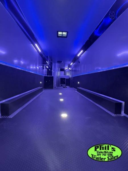 New 2026 Haulmark 8.5X44 GOOSENECK BATHROOM PACKAGE 2 ELECTRIC AWNINGS & AIRLINES! Car / Racing Trailer