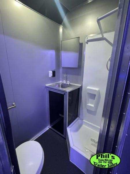 New 2026 Haulmark 8.5X44 GOOSENECK BATHROOM PACKAGE 2 ELECTRIC AWNINGS & AIRLINES! Car / Racing Trailer